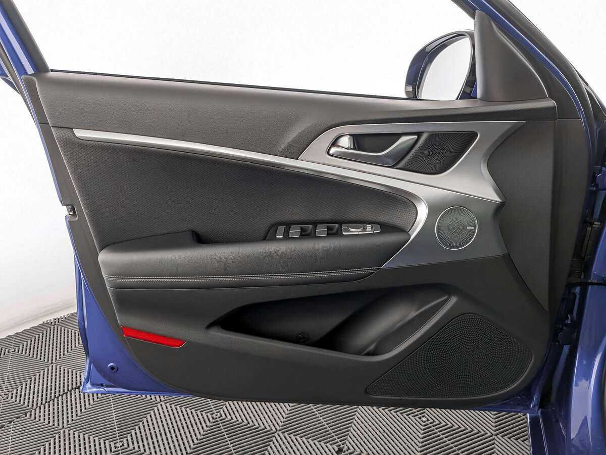 Купить Genesis G70 с пробегом. Фото: #17