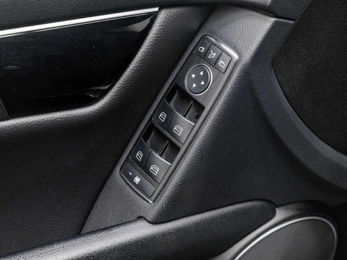 Купить Mercedes-Benz C-Класс с пробегом. Фото: #14