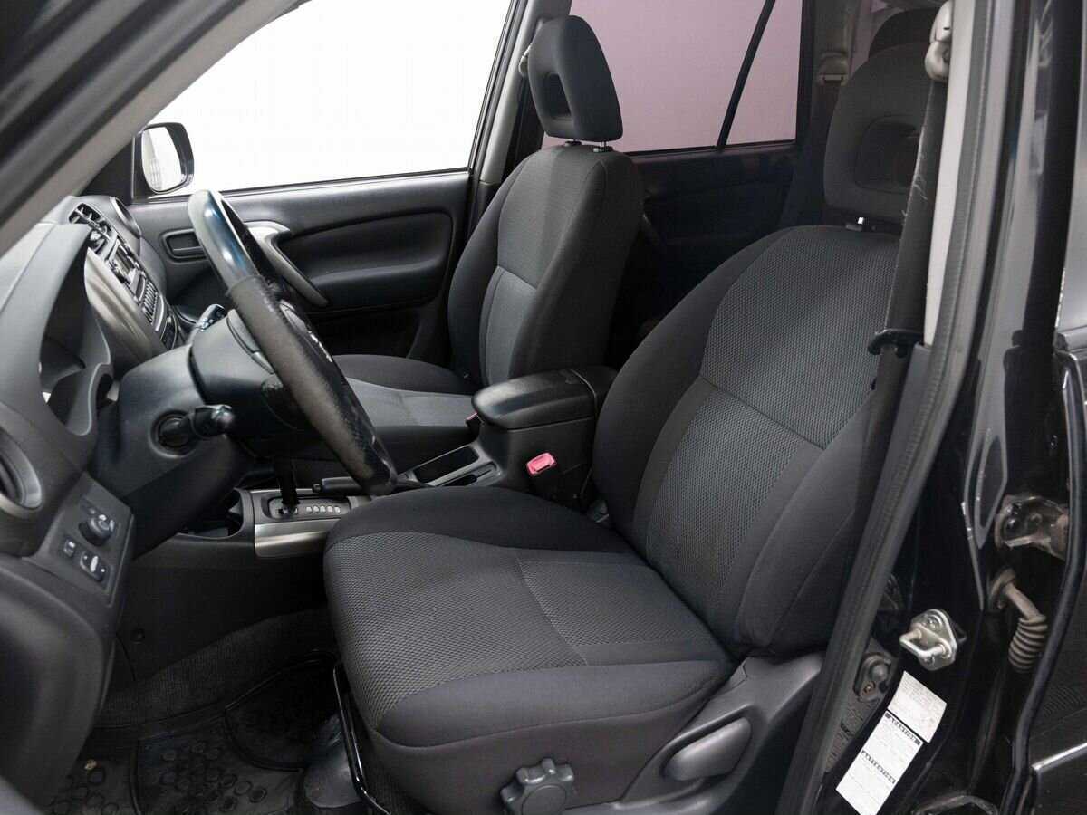 Купить Toyota RAV4 с пробегом. Фото: #7