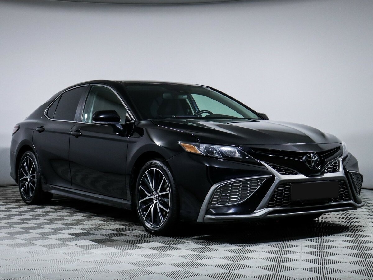 Купить Toyota Camry с пробегом. Фото: #2