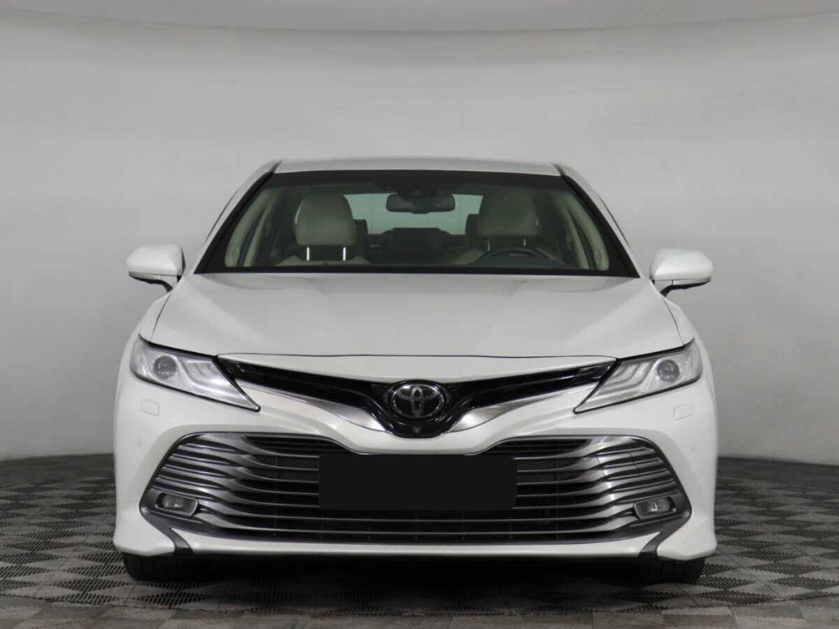 Купить Toyota Camry с пробегом. Фото: #1