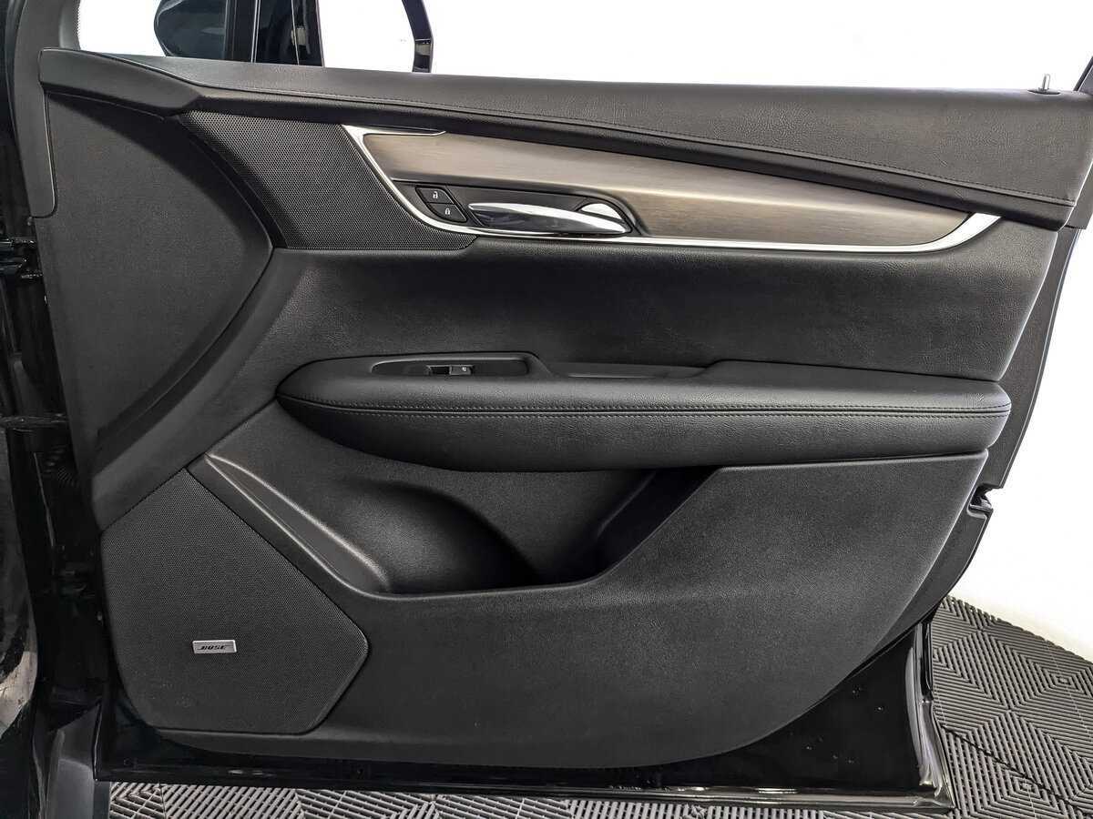 Купить Cadillac XT5 с пробегом. Фото: #22