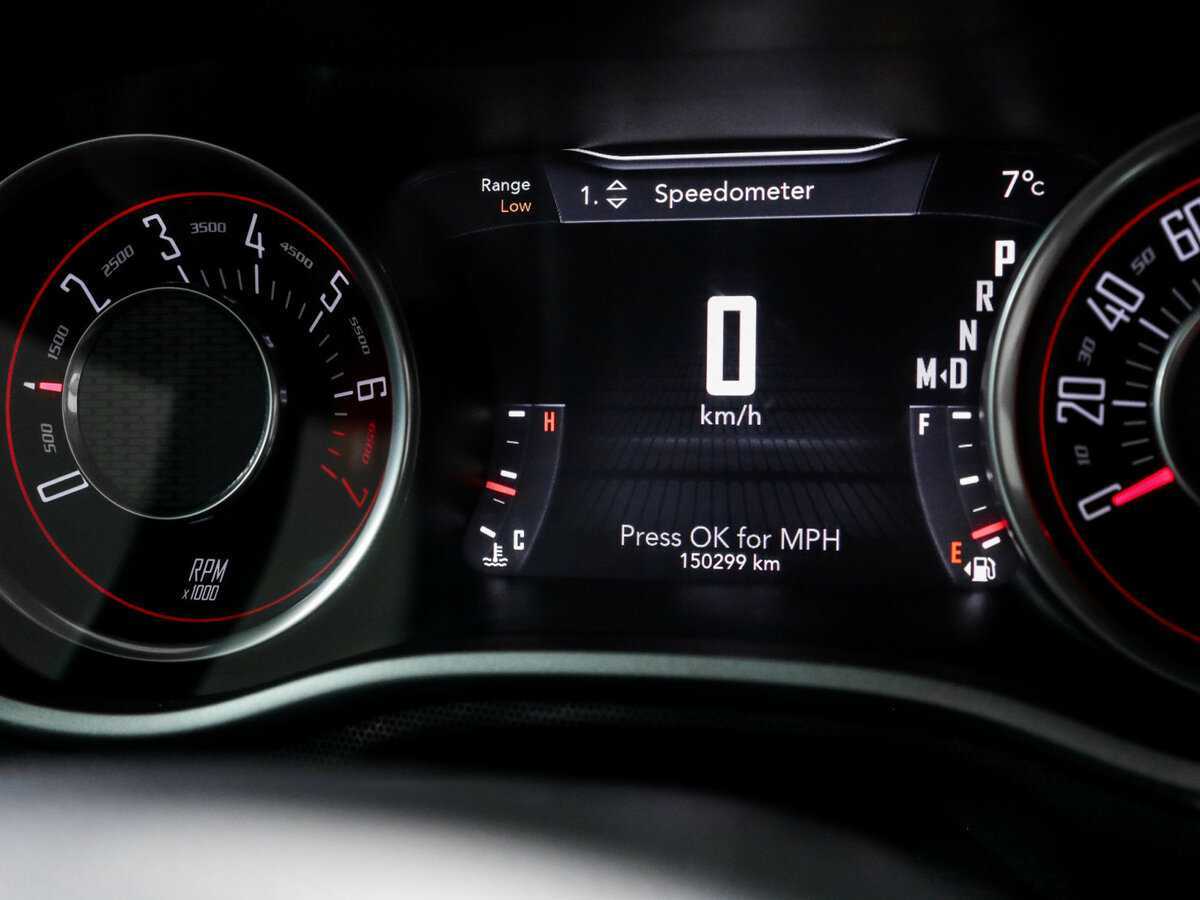 Купить Dodge Challenger с пробегом. Фото: #7