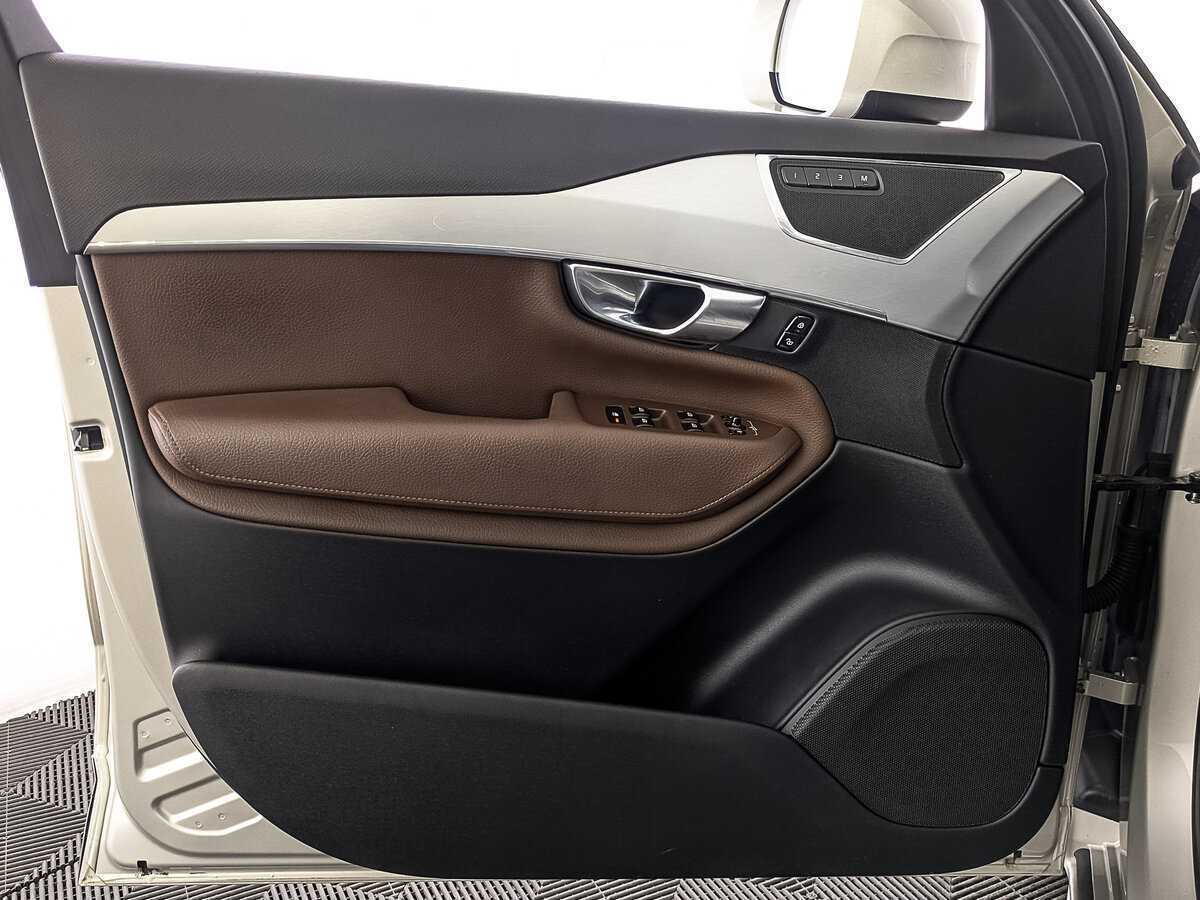 Купить Volvo XC90 с пробегом. Фото: #18