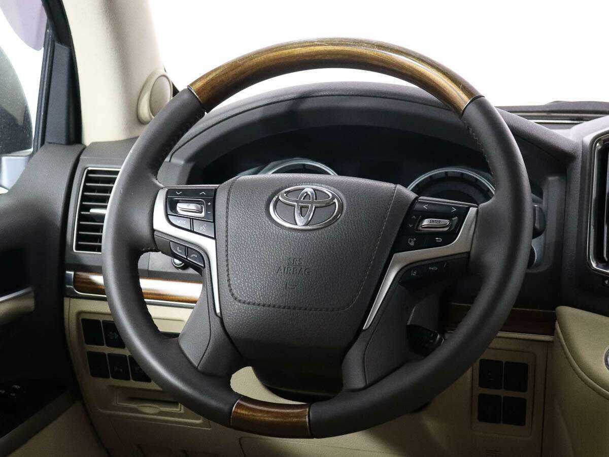 Купить Toyota Land Cruiser с пробегом. Фото: #9