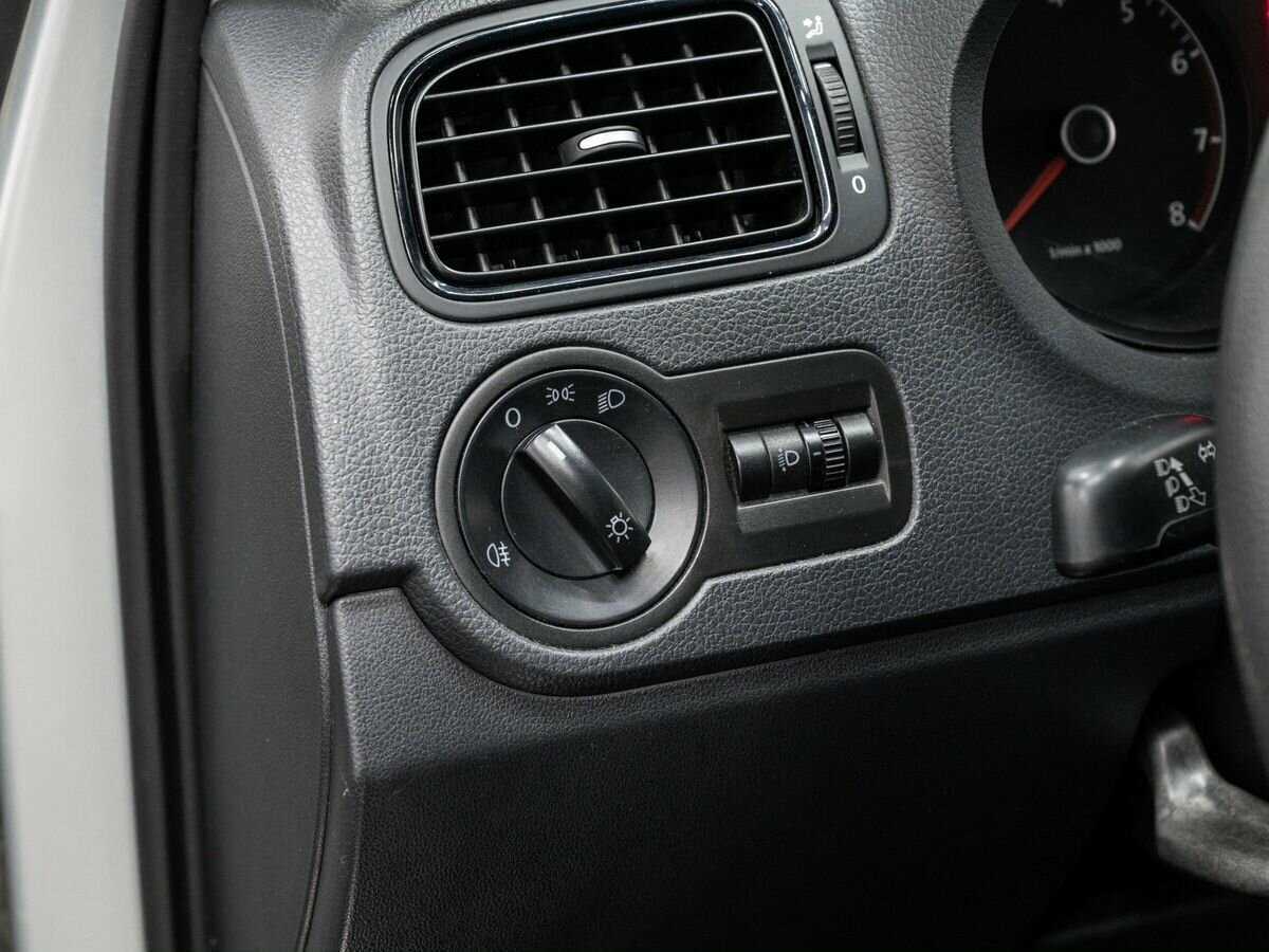 Купить Volkswagen Polo с пробегом. Фото: #14