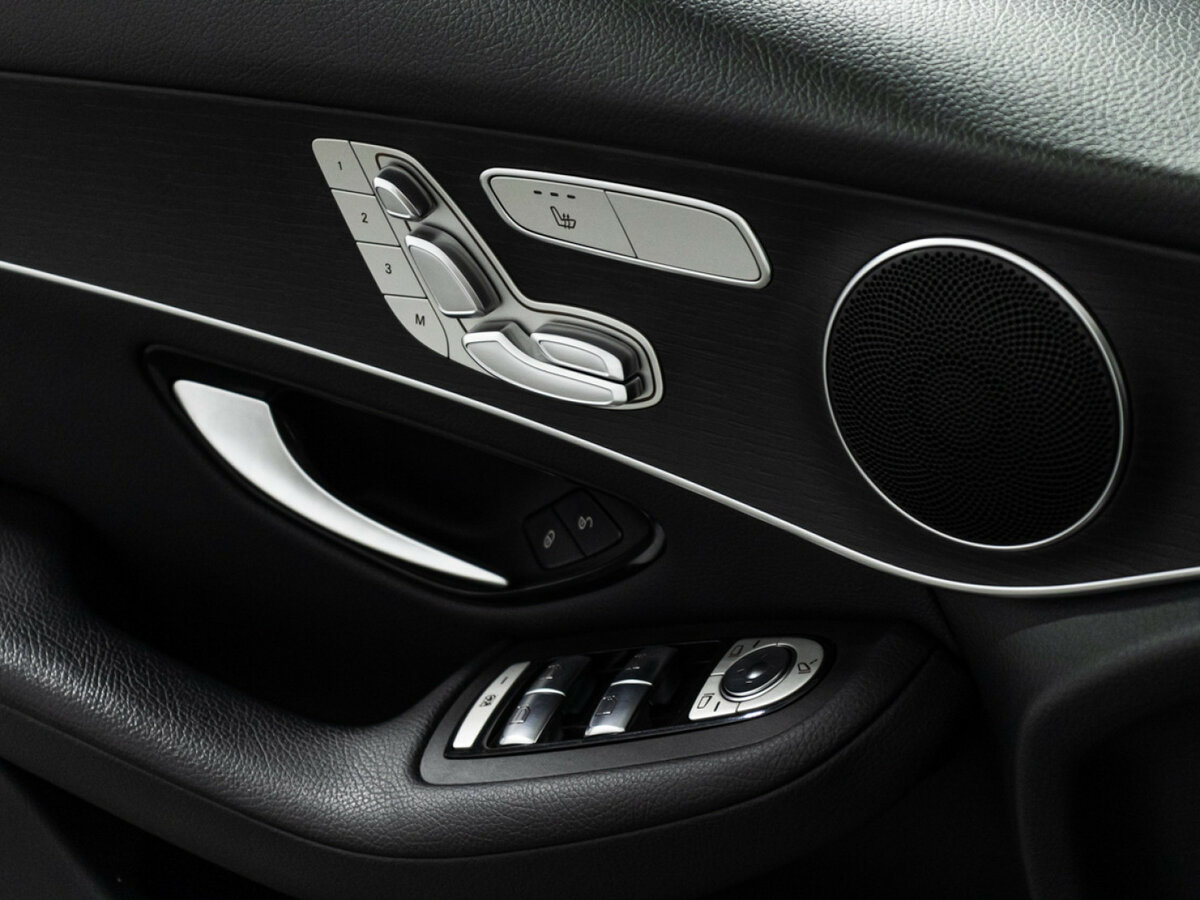 Купить Mercedes-Benz GLC с пробегом. Фото: #11