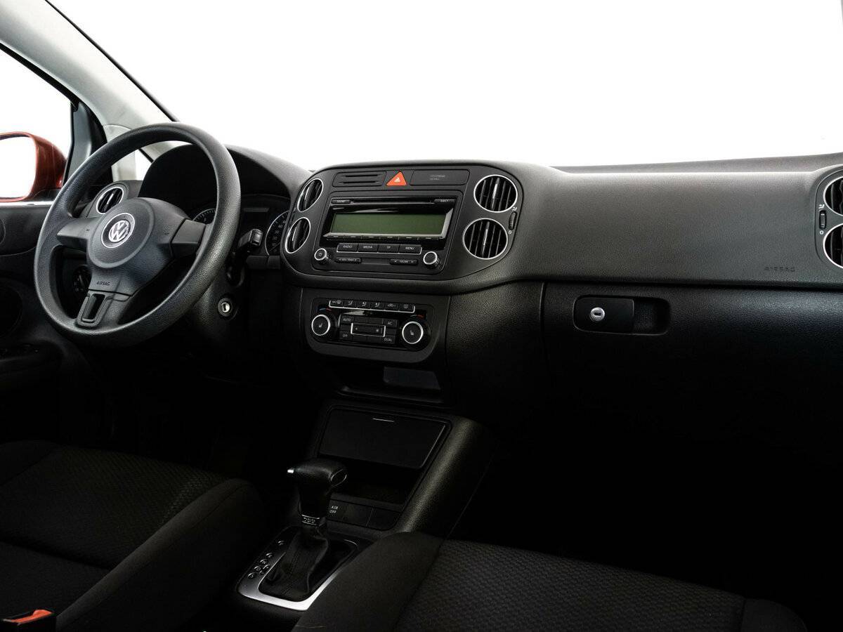 Купить Volkswagen Golf Plus с пробегом. Фото: #6
