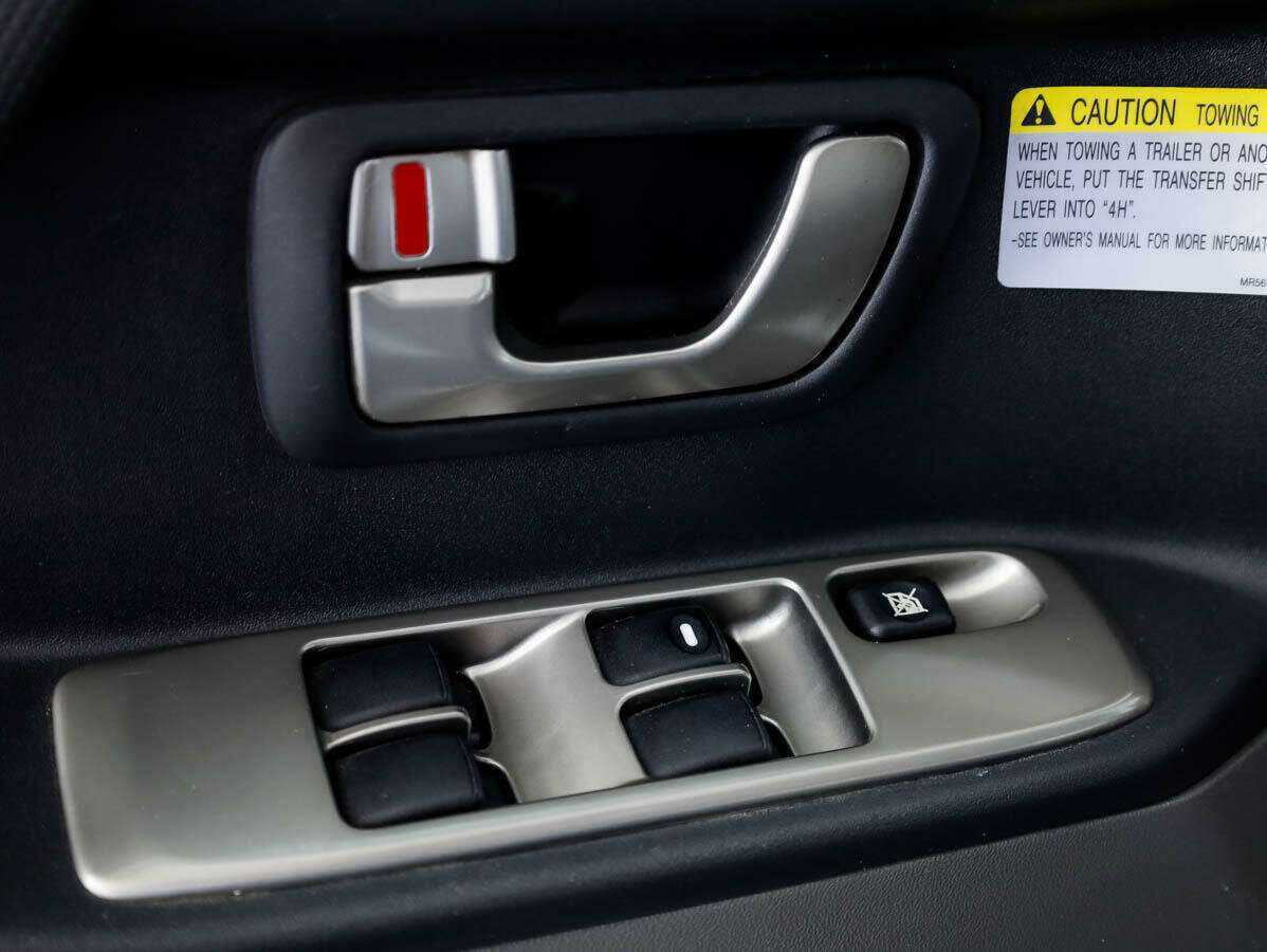 Купить Mitsubishi Pajero с пробегом. Фото: #11