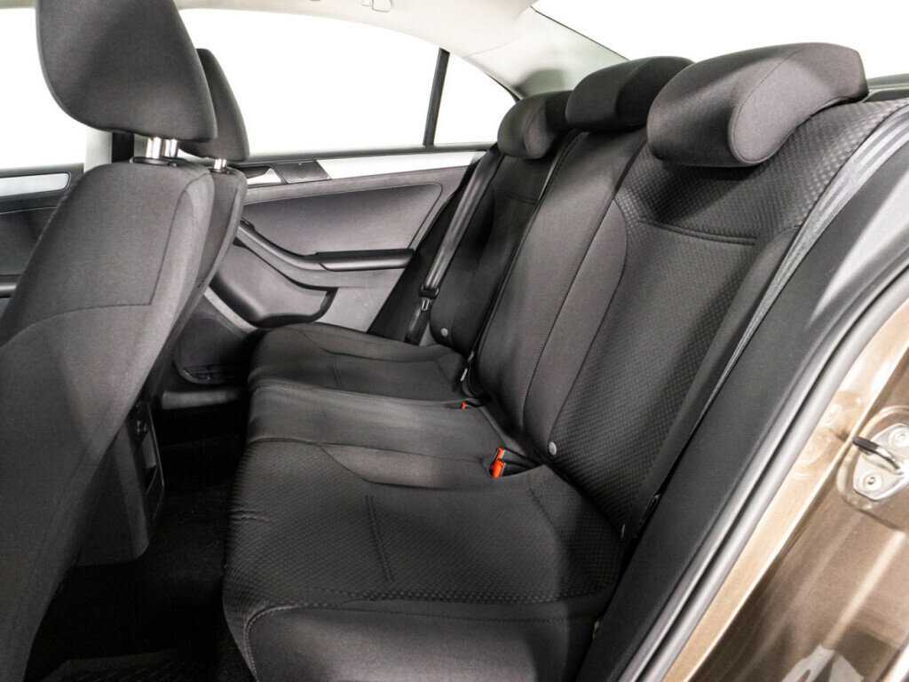 Купить Volkswagen Jetta с пробегом. Фото: #9