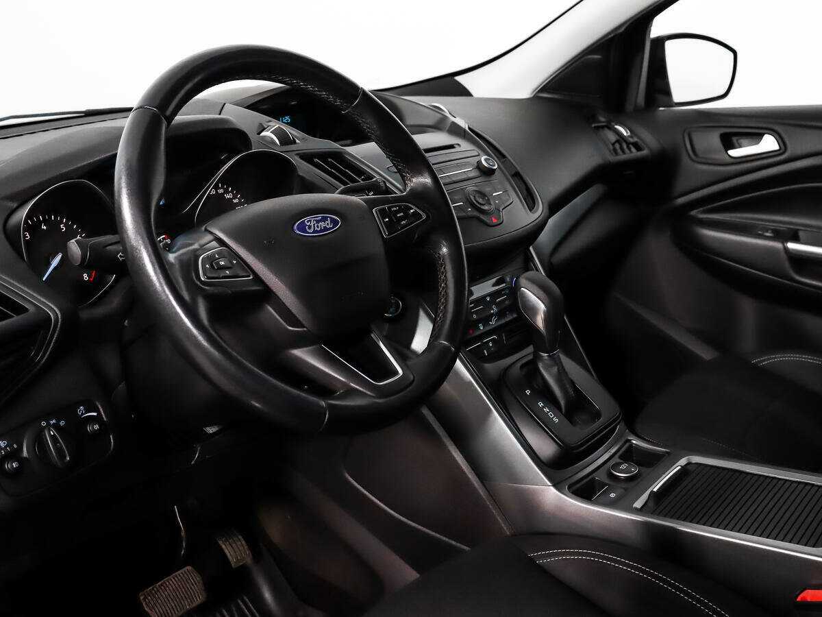 Купить Ford Kuga с пробегом. Фото: #8