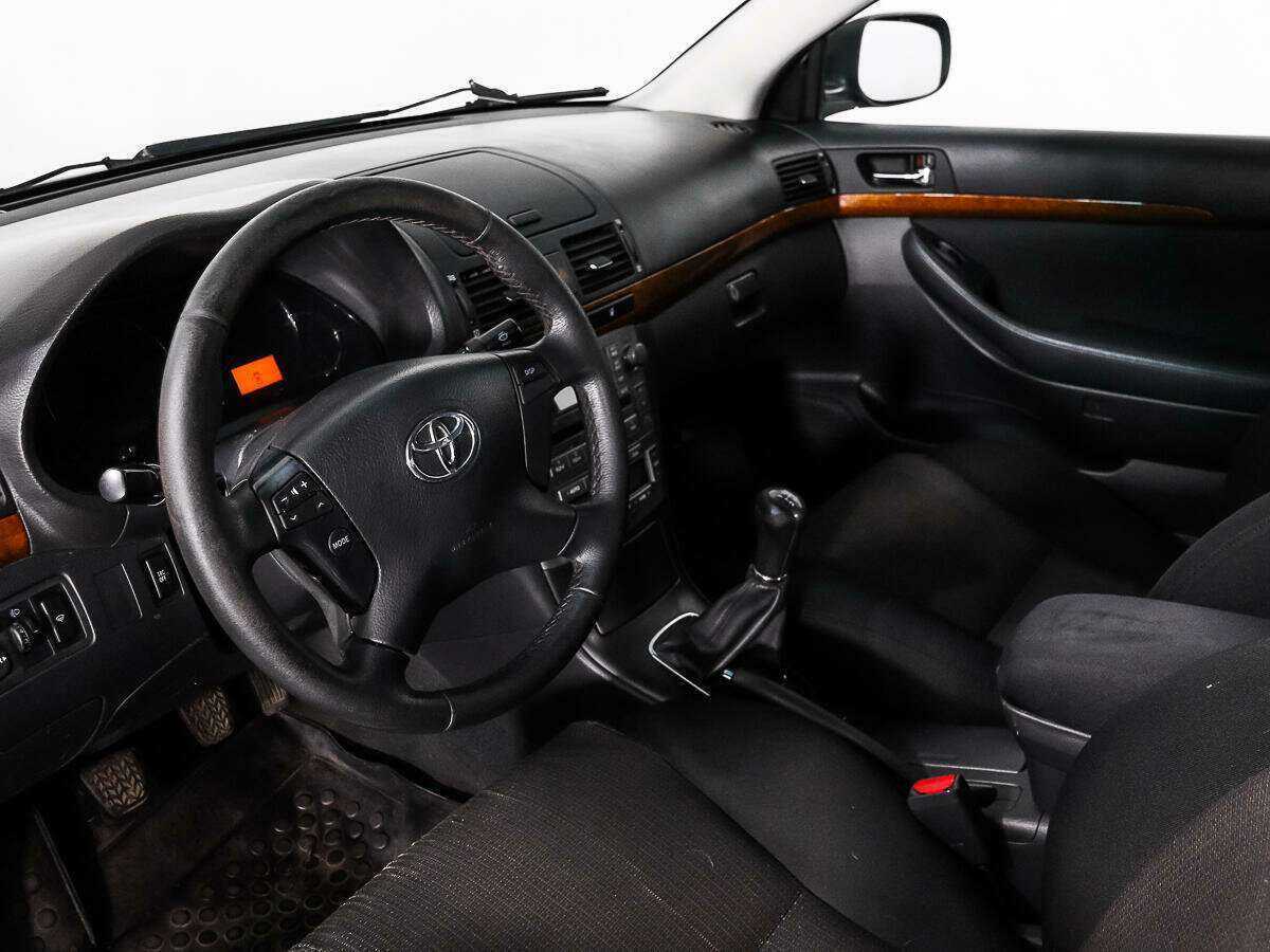 Купить Toyota Avensis с пробегом. Фото: #8