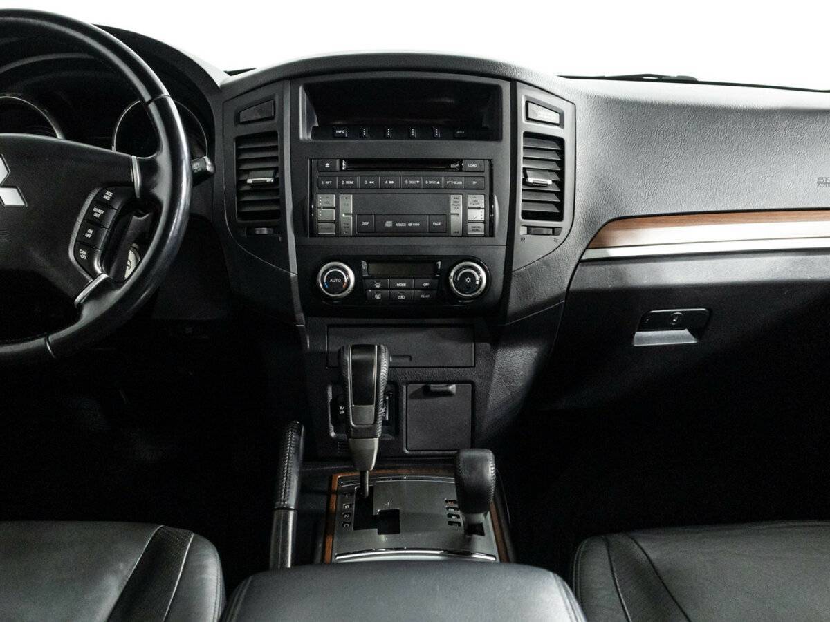 Купить Mitsubishi Pajero с пробегом. Фото: #13