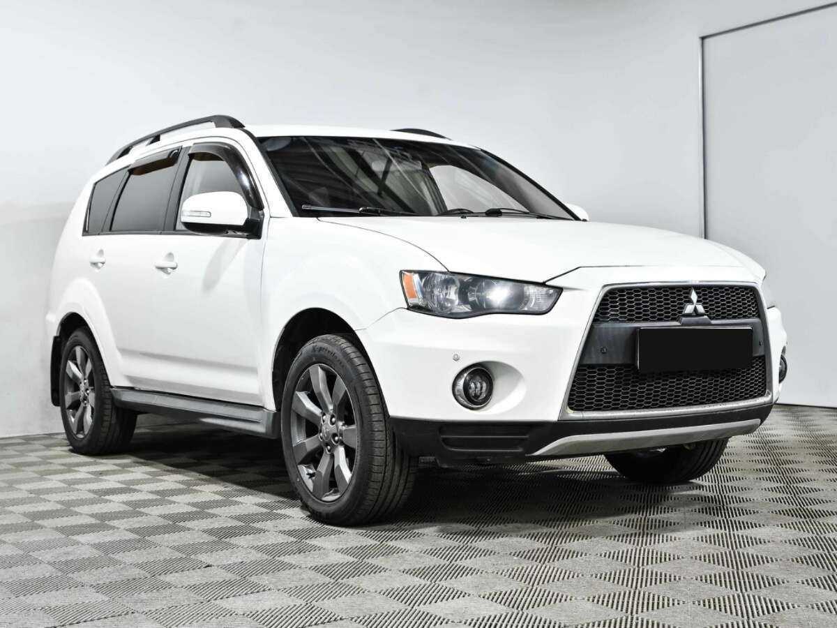 Купить Mitsubishi Outlander с пробегом. Фото: #2