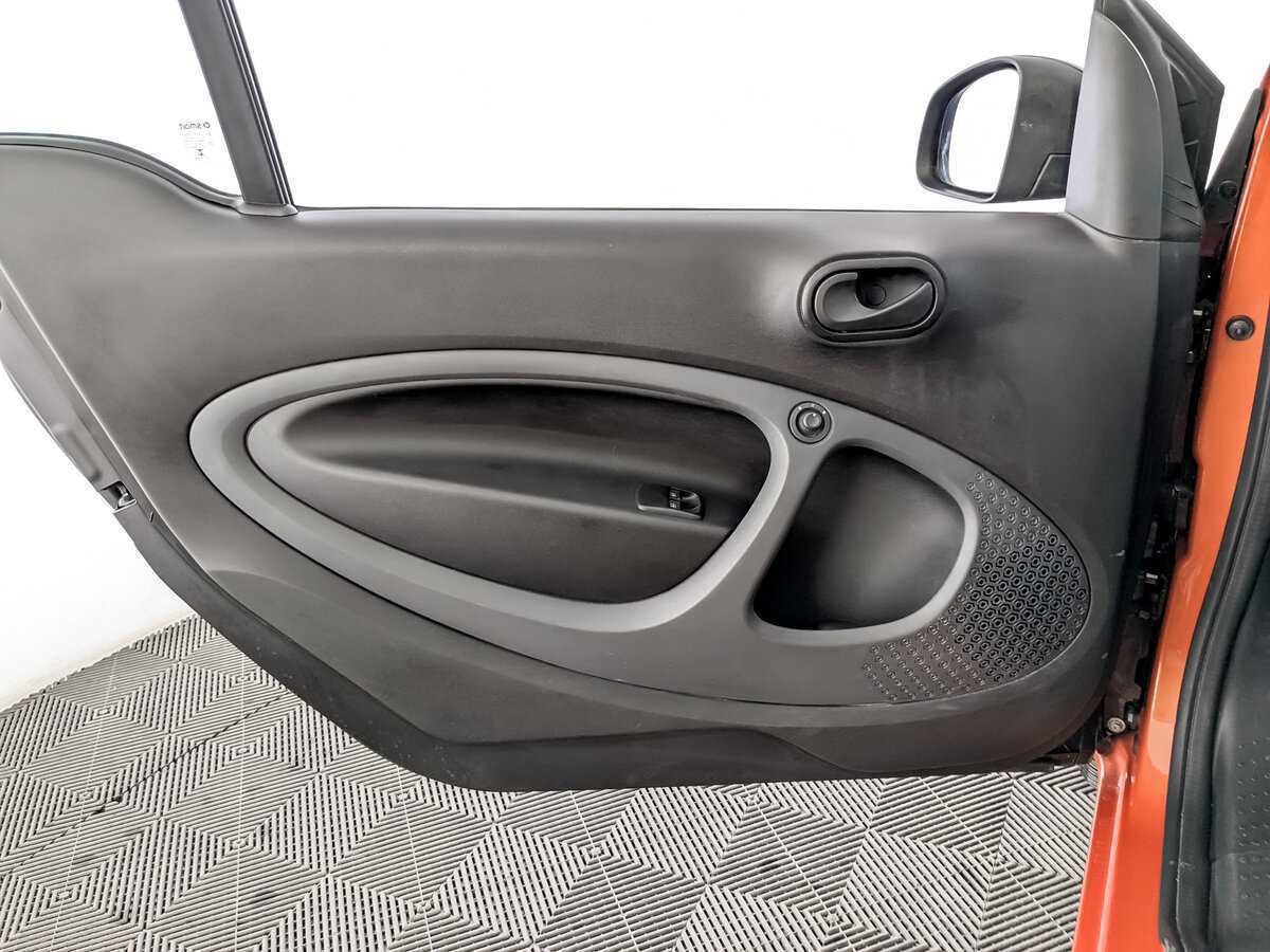 Купить Smart Fortwo с пробегом. Фото: #17