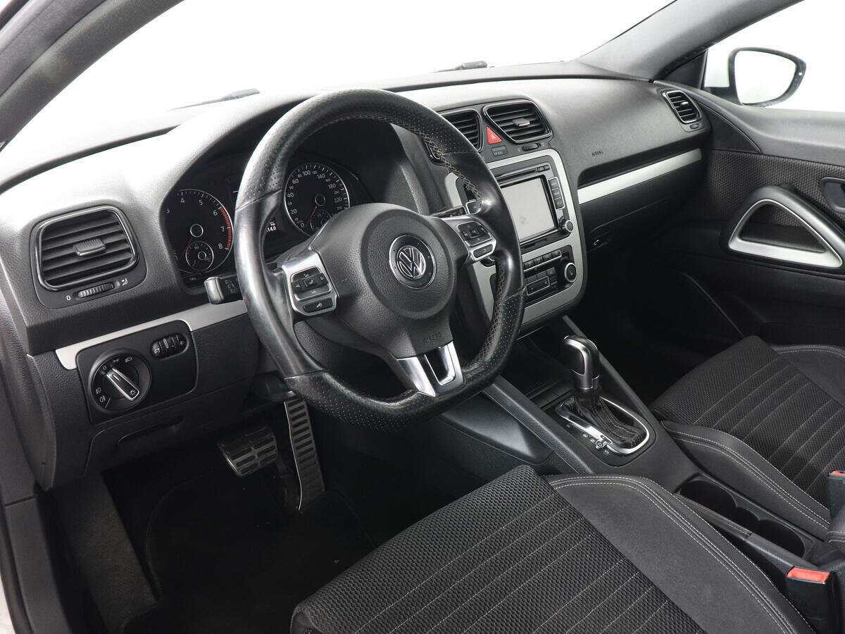 Купить Volkswagen Scirocco с пробегом. Фото: #8