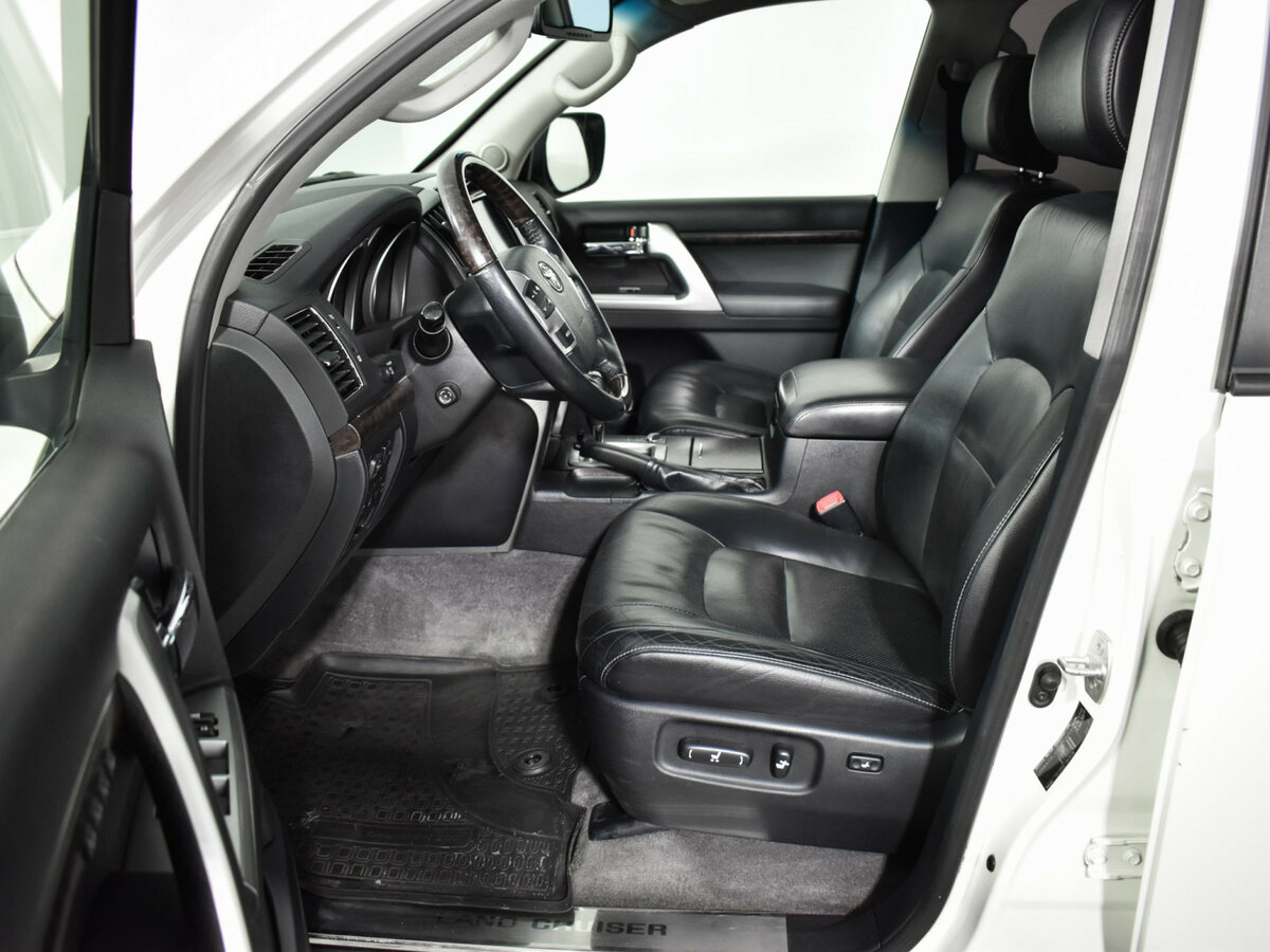 Купить Toyota Land Cruiser с пробегом. Фото: #7