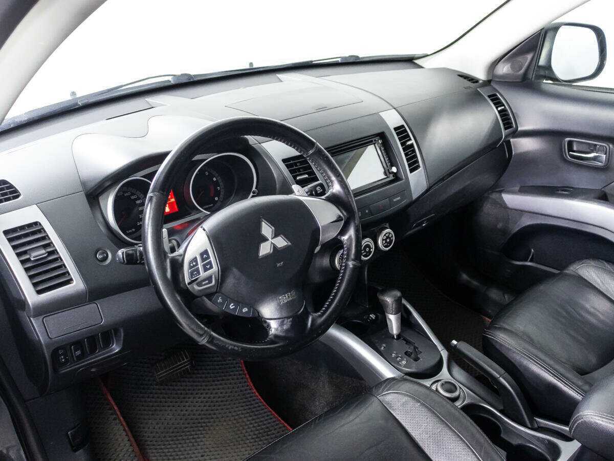 Купить Mitsubishi Outlander с пробегом. Фото: #10