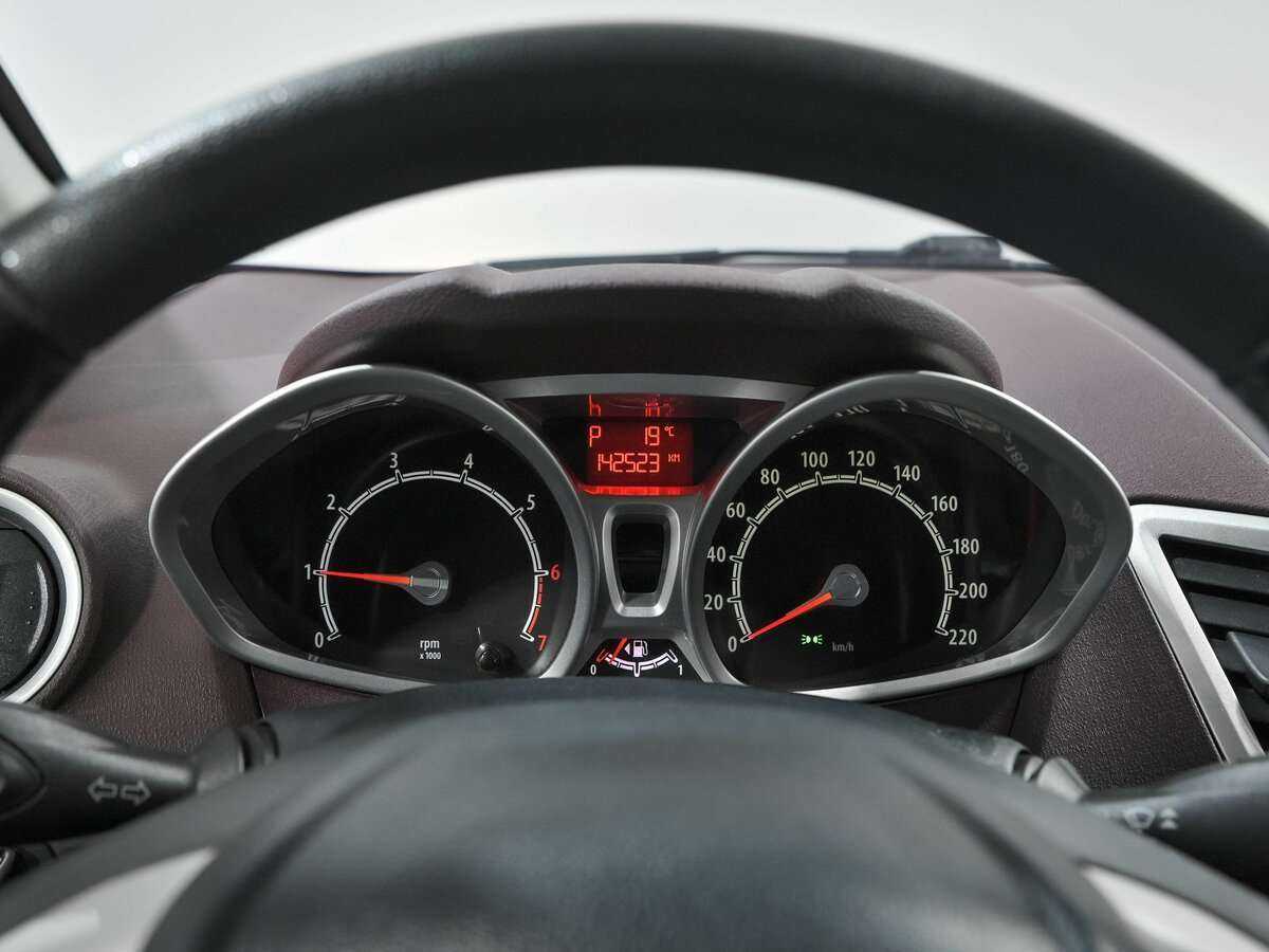 Купить Ford Fiesta с пробегом. Фото: #6