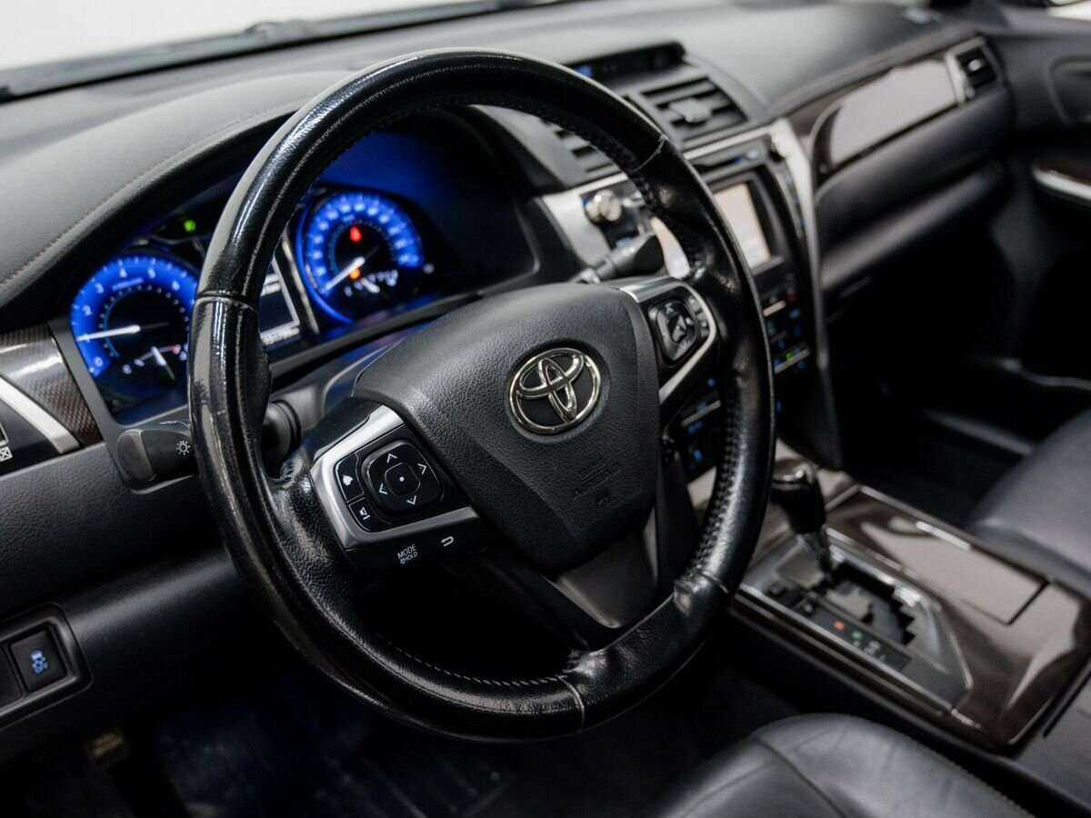 Купить Toyota Camry с пробегом. Фото: #17