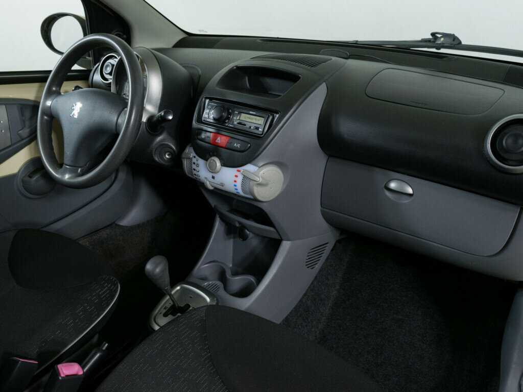 Купить Peugeot 107 с пробегом. Фото: #9