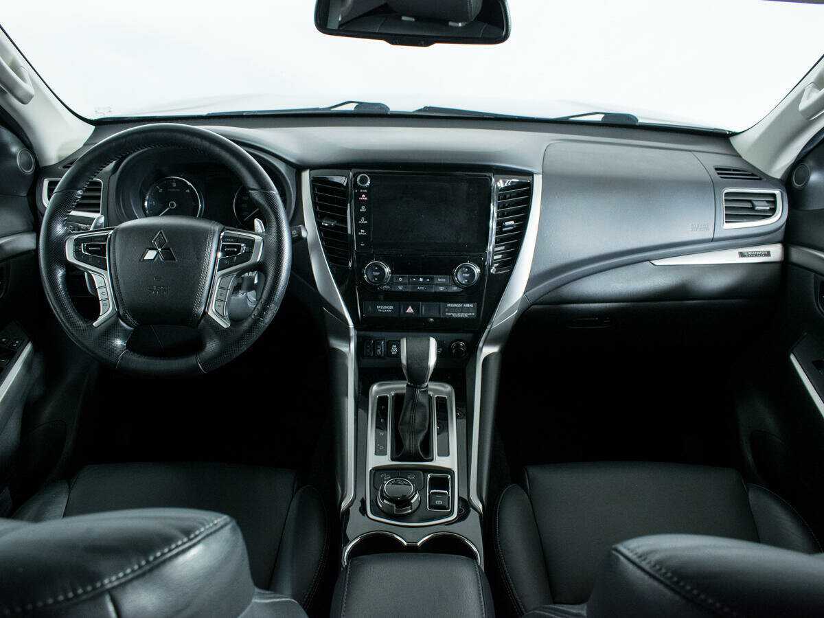 Купить Mitsubishi Pajero Sport с пробегом. Фото: #11