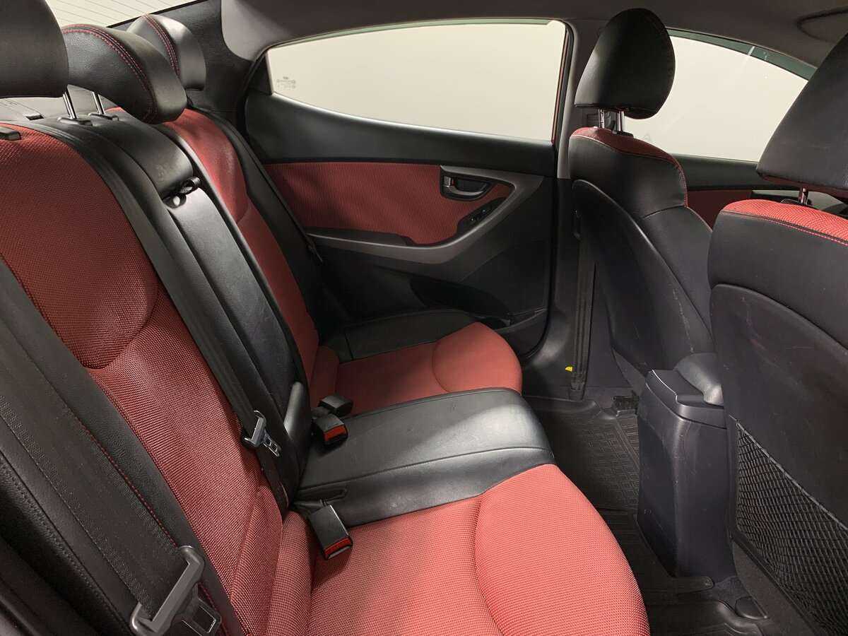 Купить Hyundai Elantra с пробегом. Фото: #12