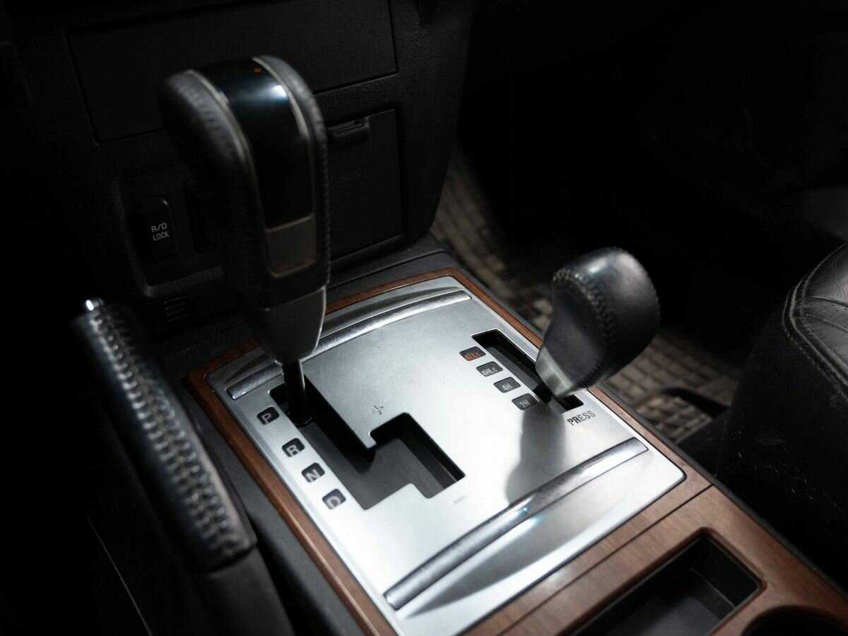 Купить Mitsubishi Pajero с пробегом. Фото: #19