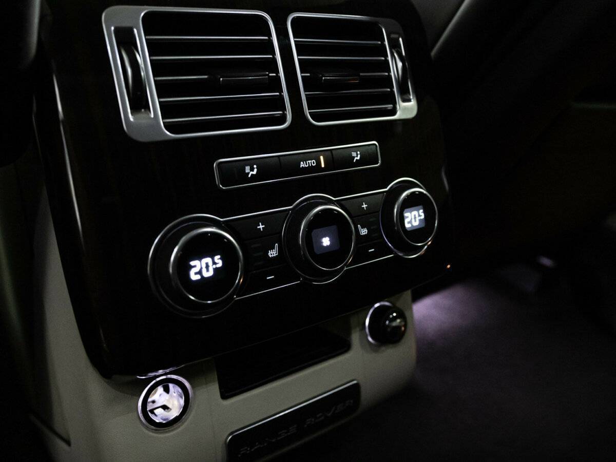 Купить Land Rover Range Rover с пробегом. Фото: #24