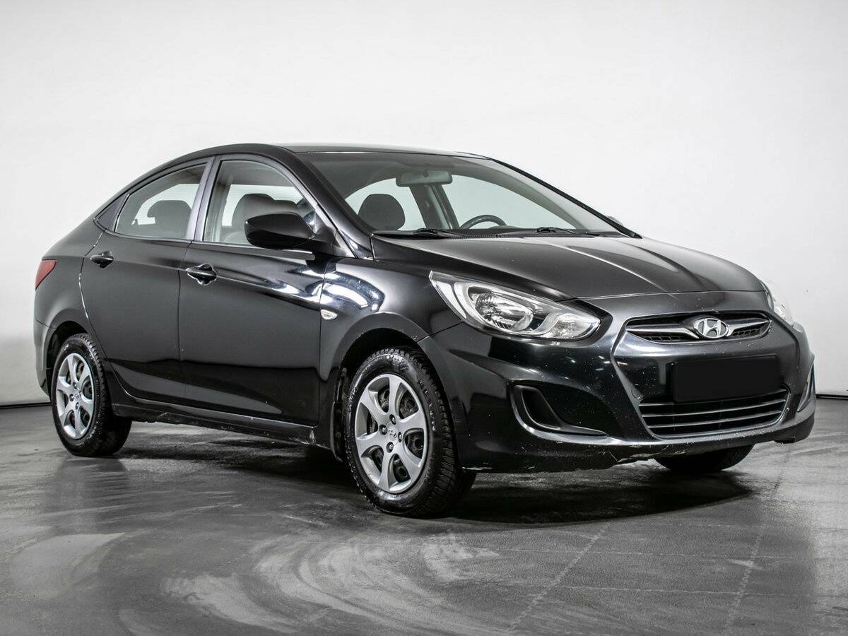 Купить Hyundai Solaris с пробегом. Фото: #2