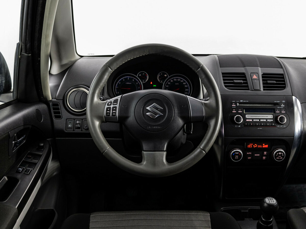 Купить Suzuki SX4 с пробегом. Фото: #10