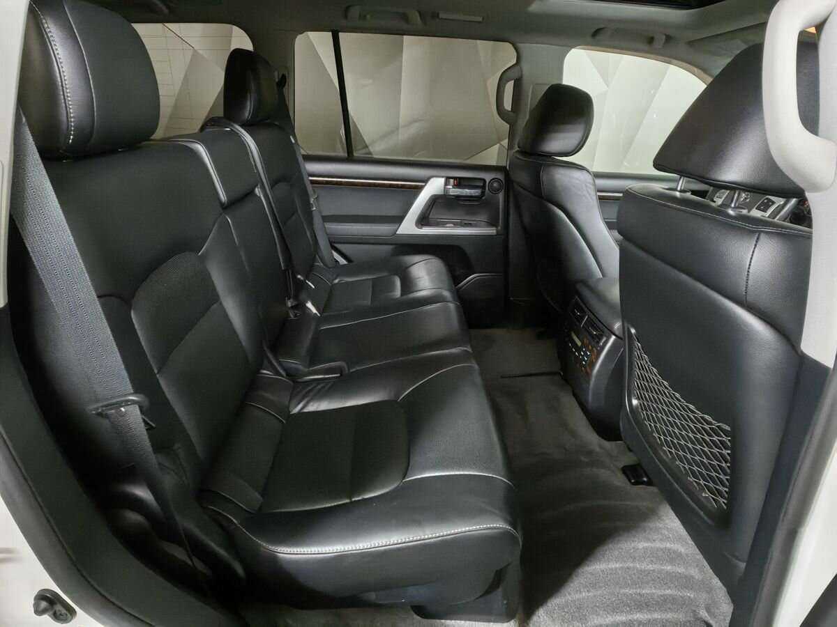 Купить Toyota Land Cruiser с пробегом. Фото: #11