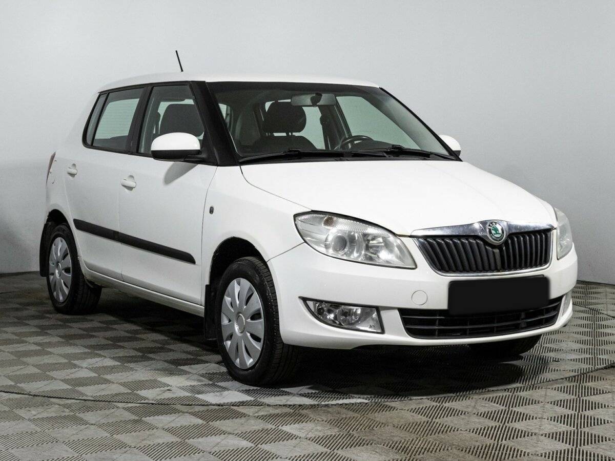 Купить Skoda Fabia с пробегом. Фото: #2