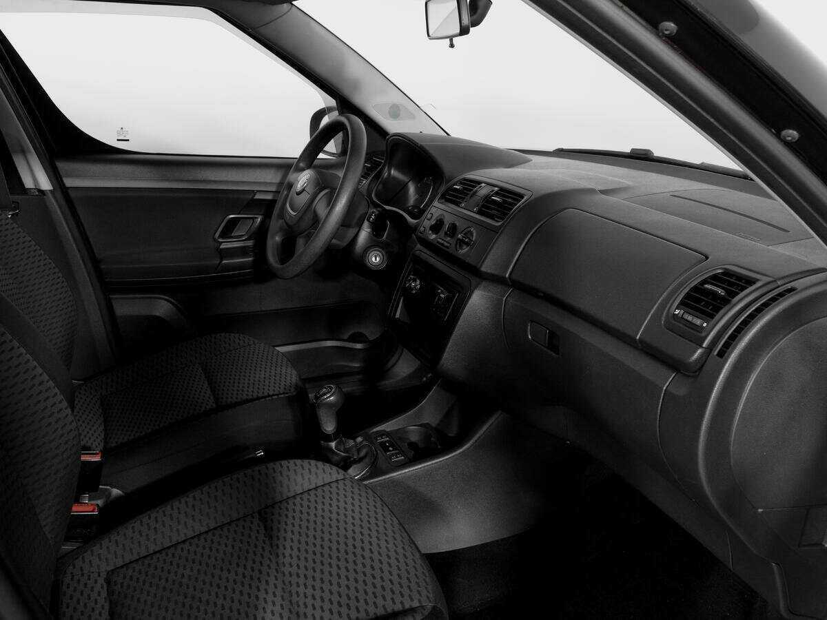 Купить Skoda Roomster с пробегом. Фото: #8