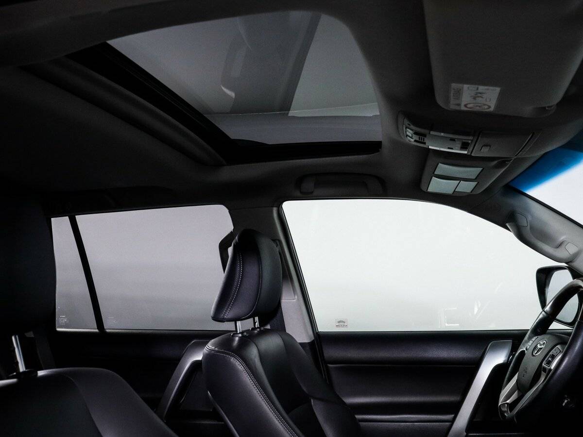 Купить Toyota Land Cruiser Prado с пробегом. Фото: #14