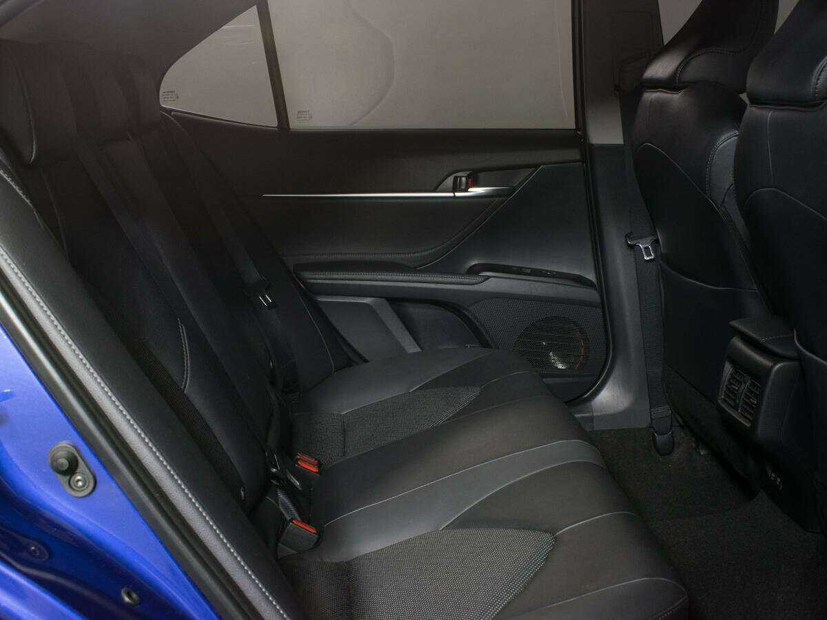 Купить Toyota Camry с пробегом. Фото: #10