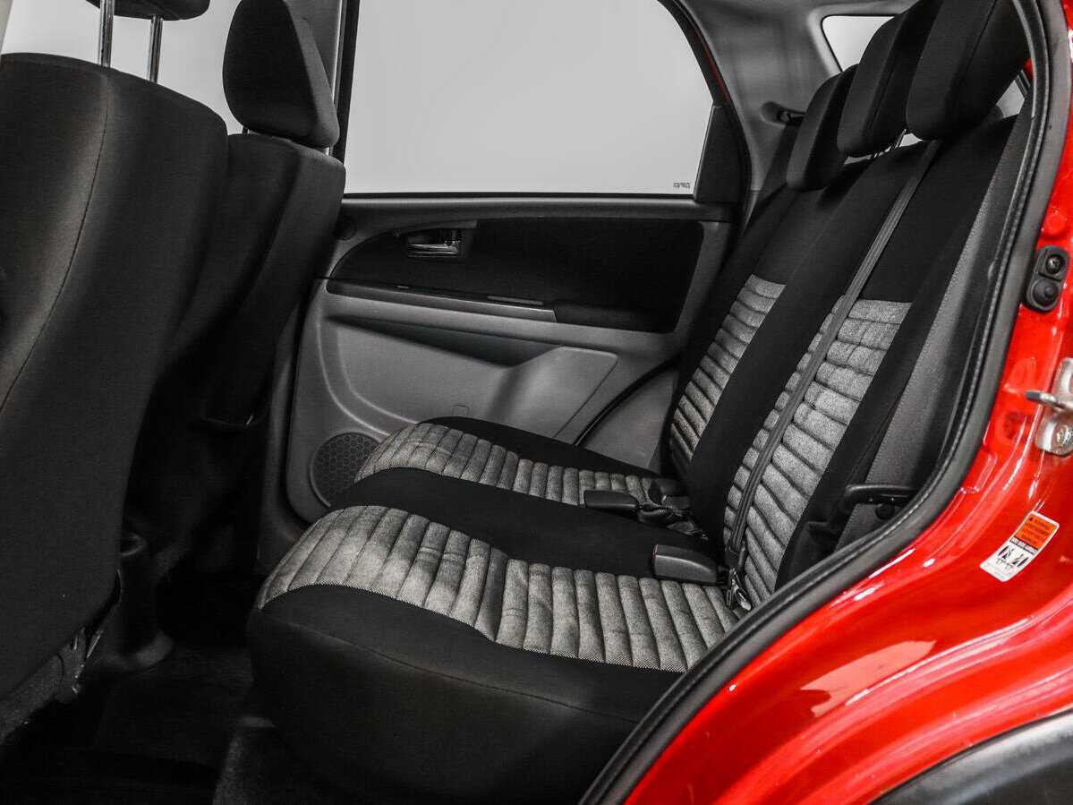 Купить Suzuki SX4 с пробегом. Фото: #9