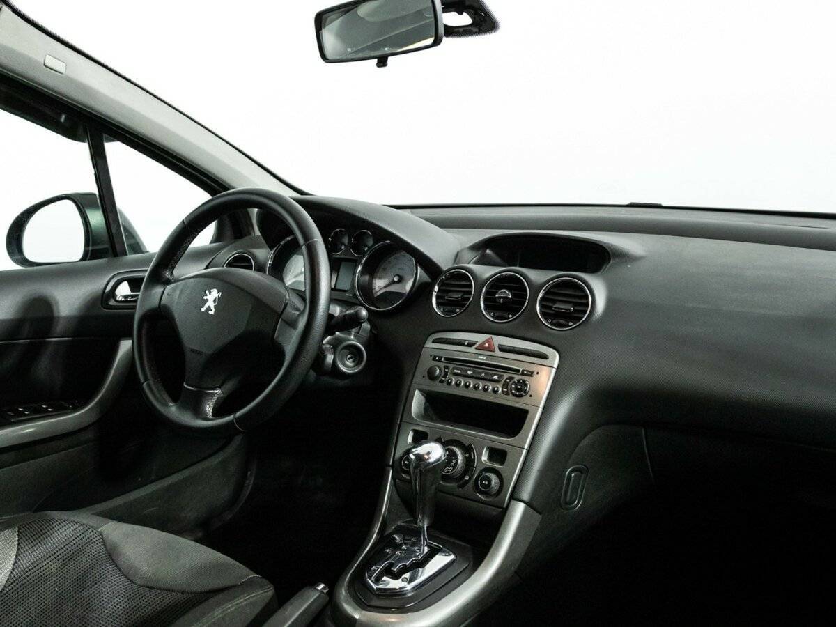 Купить Peugeot 308 с пробегом. Фото: #8
