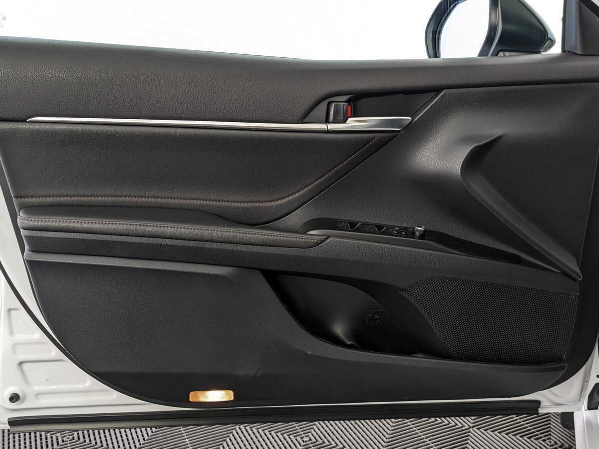 Купить Toyota Camry с пробегом. Фото: #14