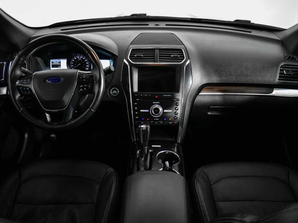 Купить Ford Explorer с пробегом. Фото: #12