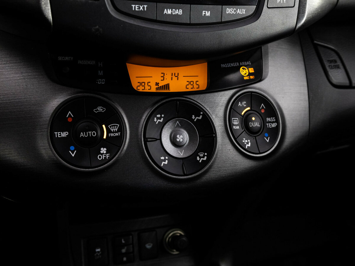 Купить Toyota RAV4 с пробегом. Фото: #6