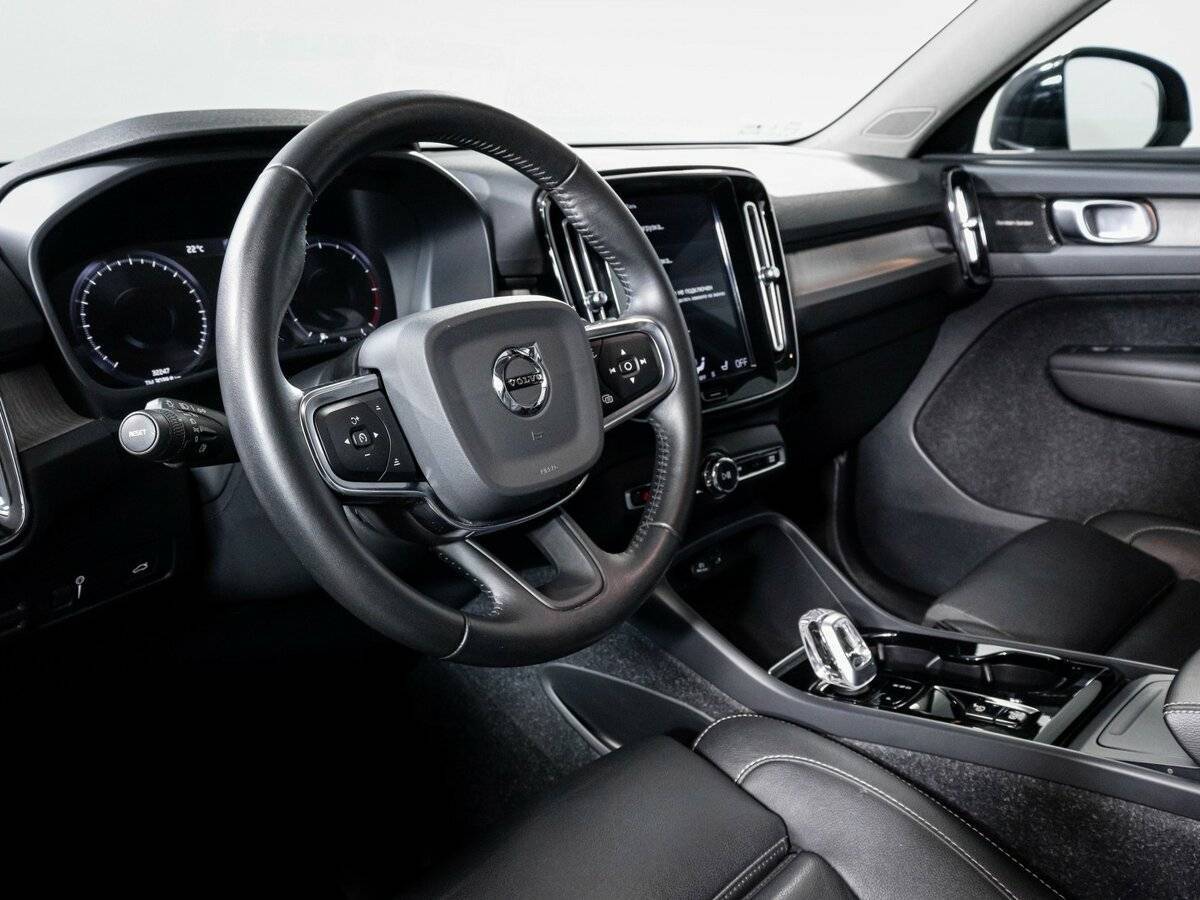 Купить Volvo XC40 с пробегом. Фото: #13