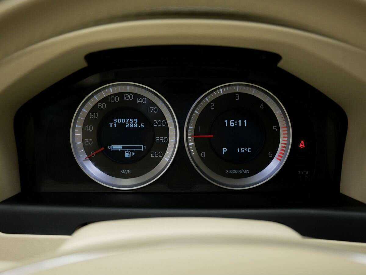 Купить Volvo XC70 с пробегом. Фото: #27