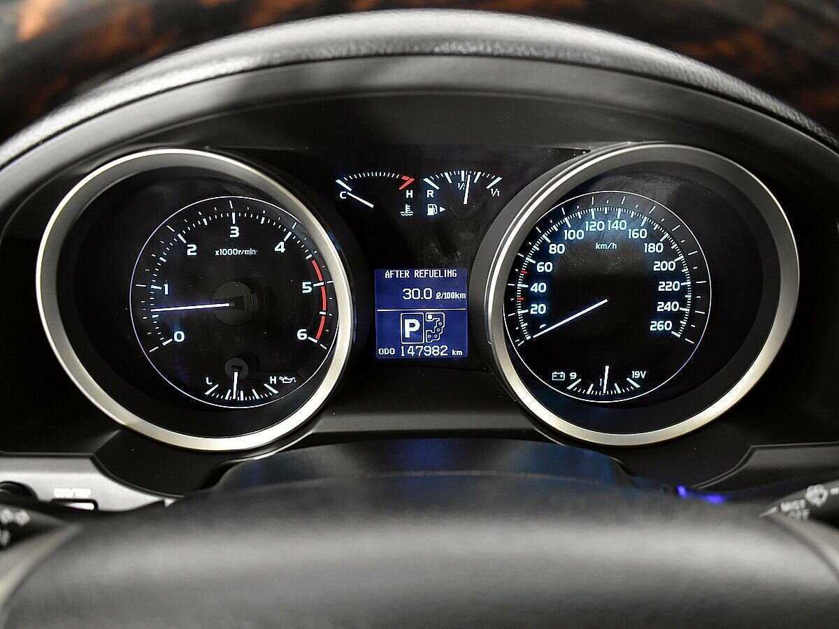 Купить Toyota Land Cruiser с пробегом. Фото: #11