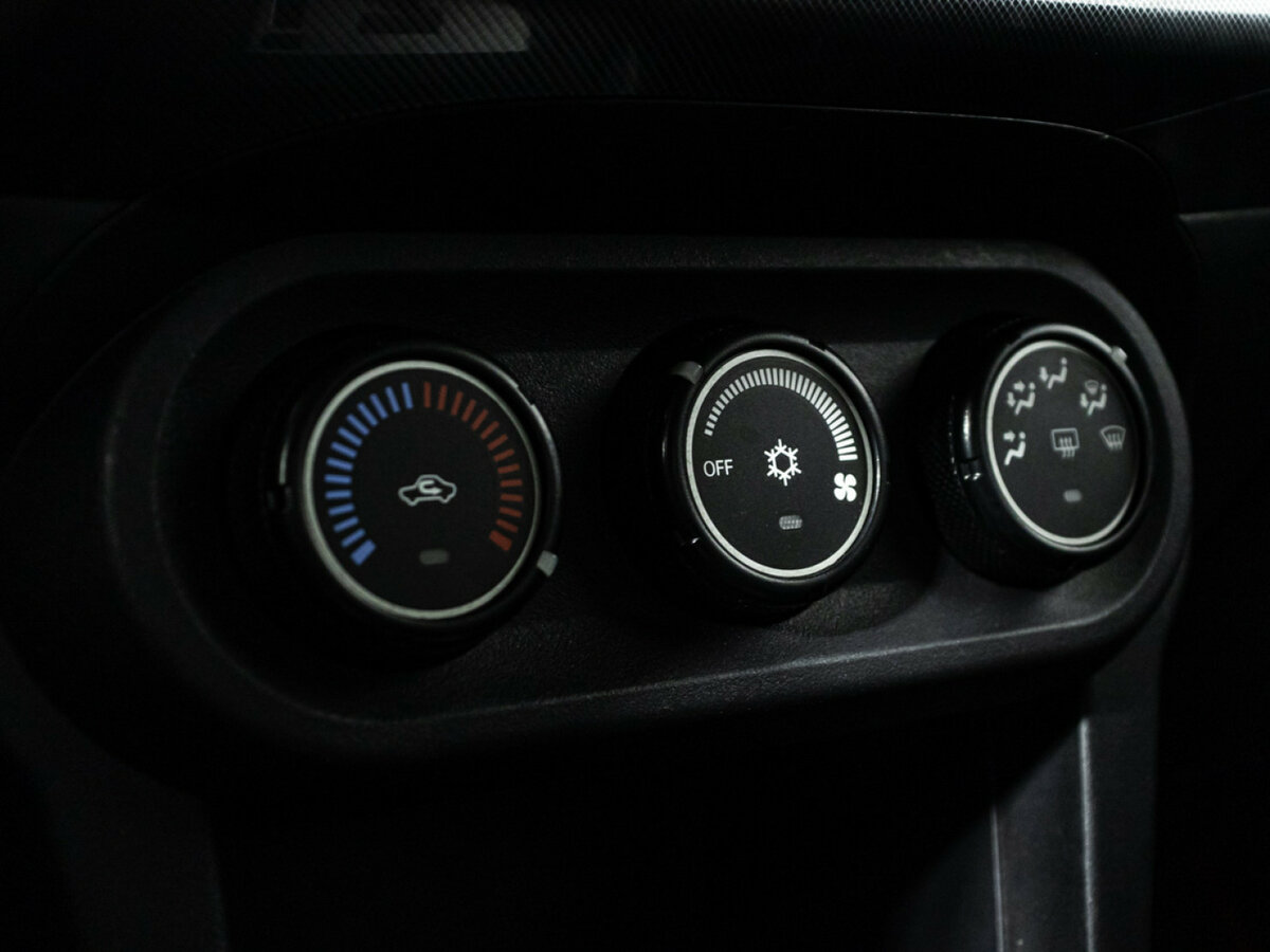 Купить Mitsubishi Lancer с пробегом. Фото: #14