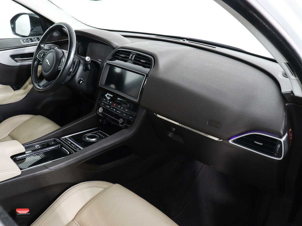 Купить Jaguar F-Pace с пробегом. Фото: #10