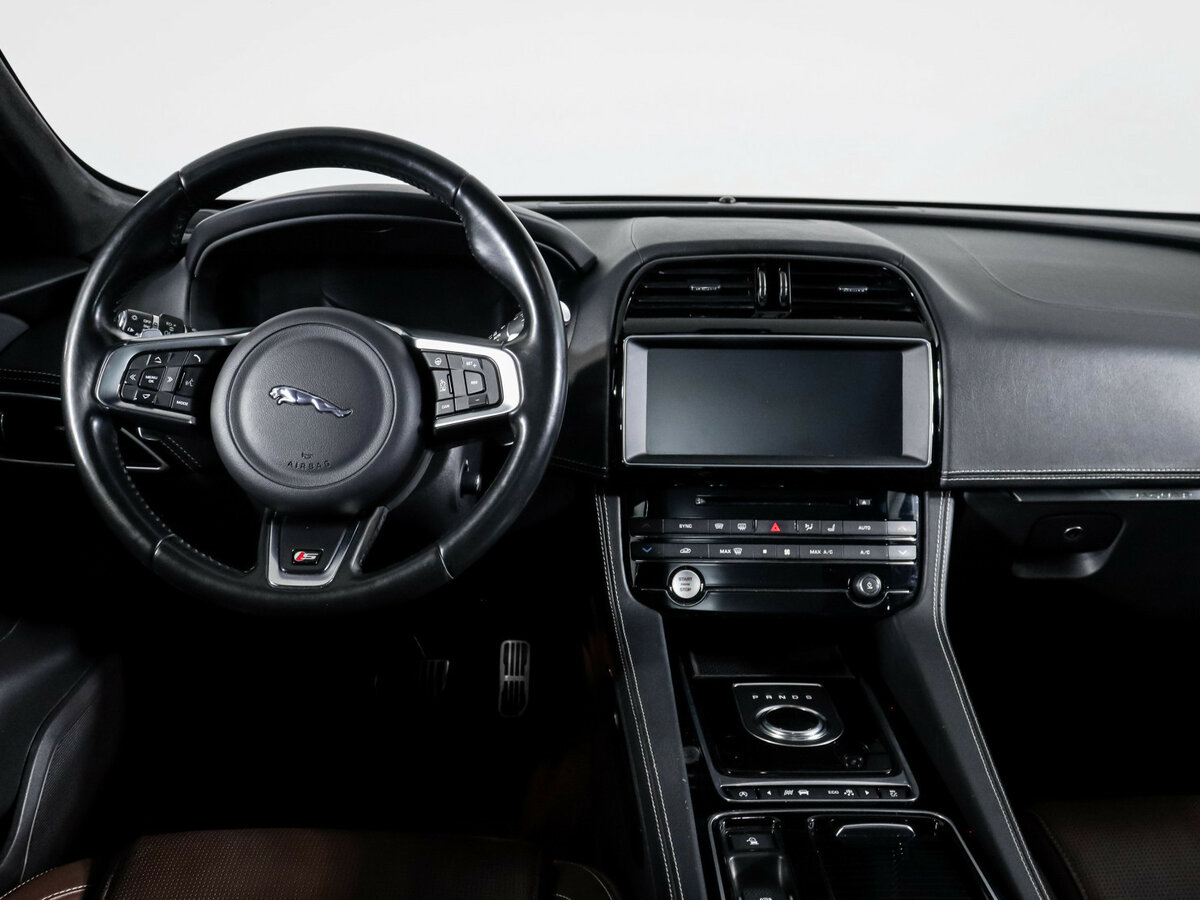Купить Jaguar F-Pace с пробегом. Фото: #11