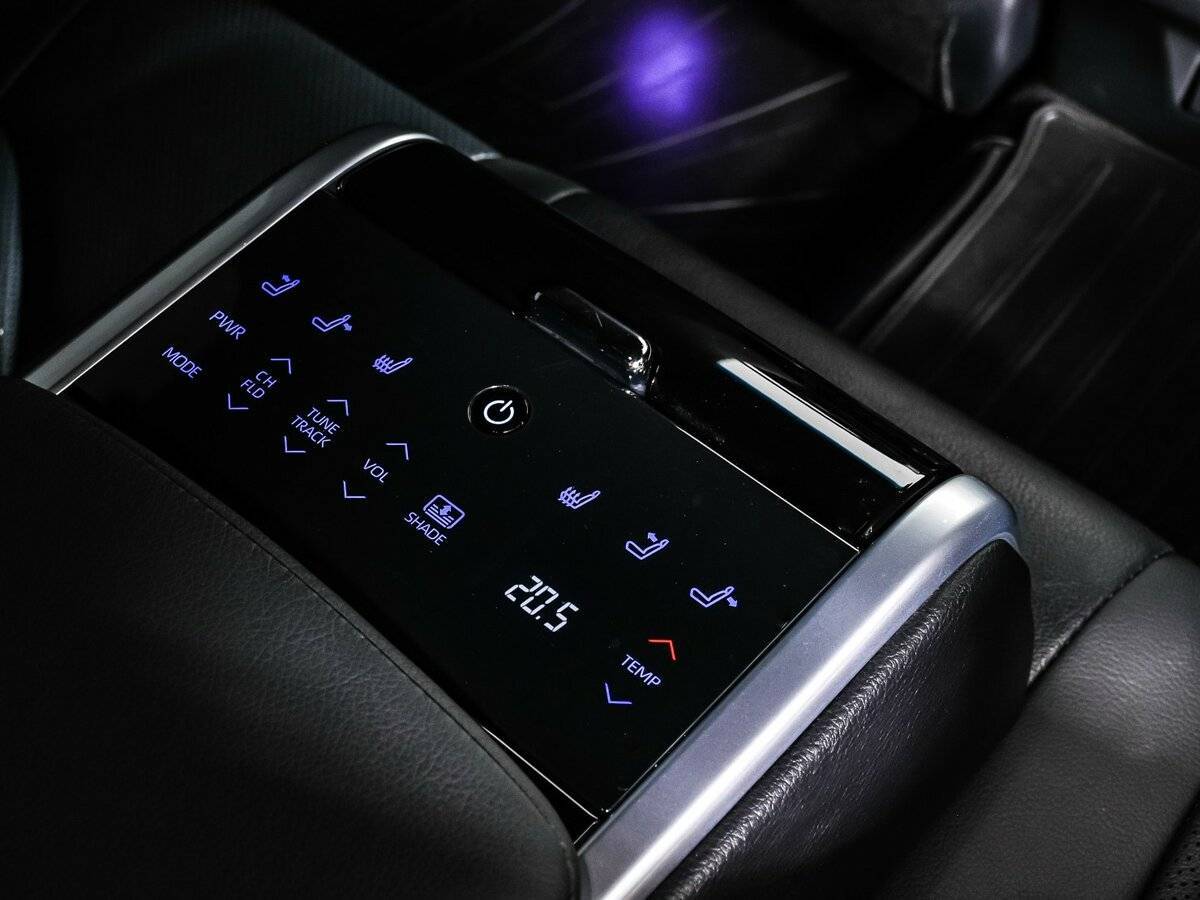 Купить Toyota Camry с пробегом. Фото: #15