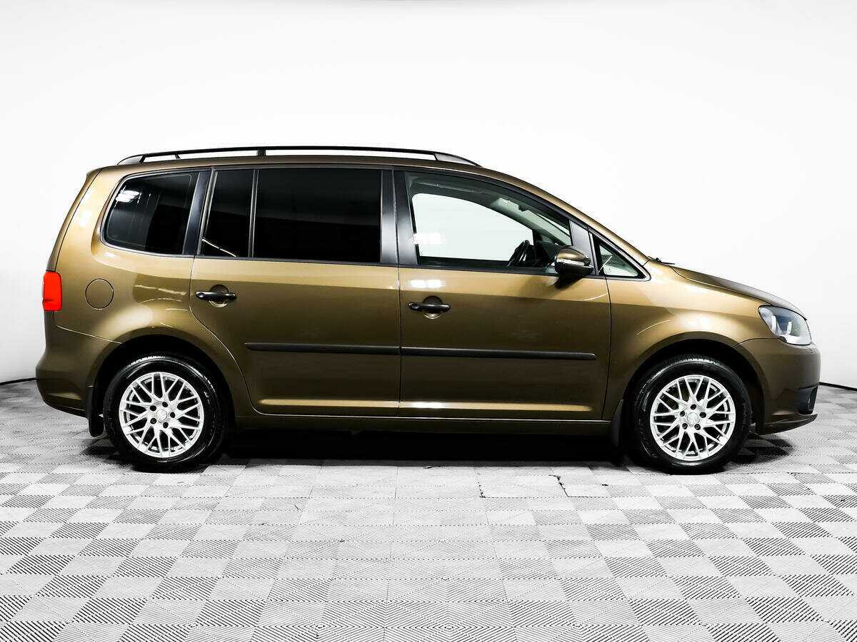 Купить Volkswagen Touran с пробегом. Фото: #3