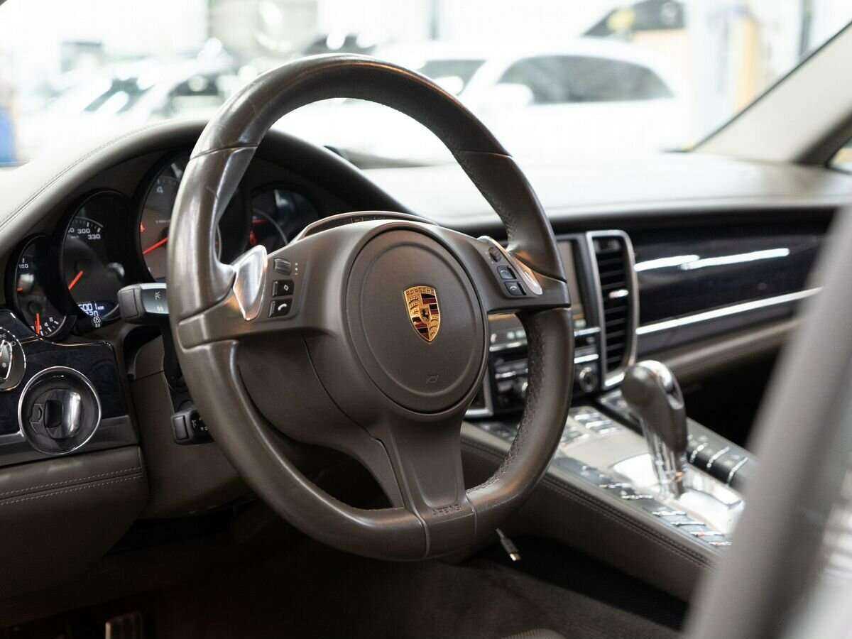 Купить Porsche Panamera с пробегом. Фото: #4